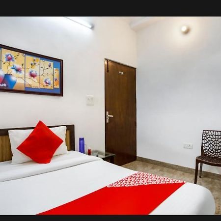 Hotel Surya Inn Nuova Delhi Esterno foto