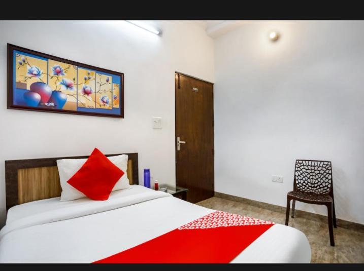 Hotel Surya Inn Nuova Delhi Esterno foto